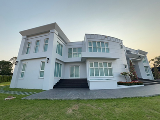 For sale そして for rent 6 ベッドルーム house in Bang Lamung, Chonburi