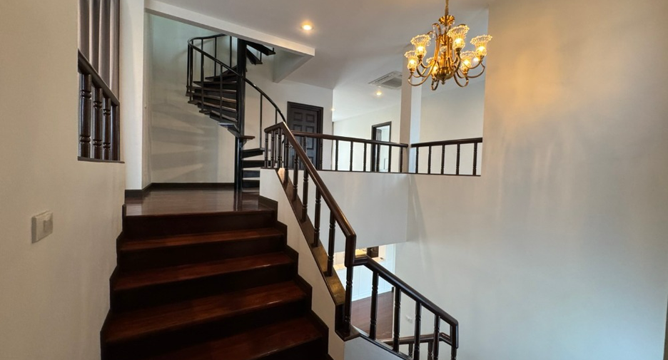 For sale and for rent 6 bedrooms house in Bang Lamung, Chonburi