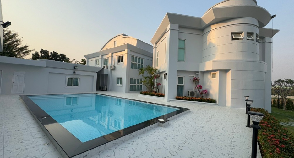 For sale and for rent 6 bedrooms house in Bang Lamung, Chonburi