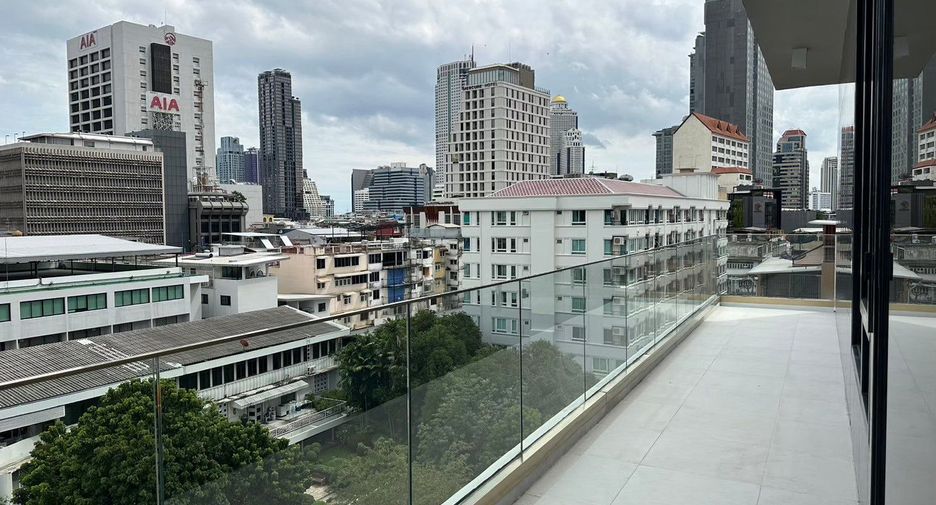 For sale 34 bedrooms hotel in Bang Rak, Bangkok