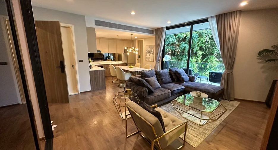 For sale 34 bedrooms hotel in Bang Rak, Bangkok