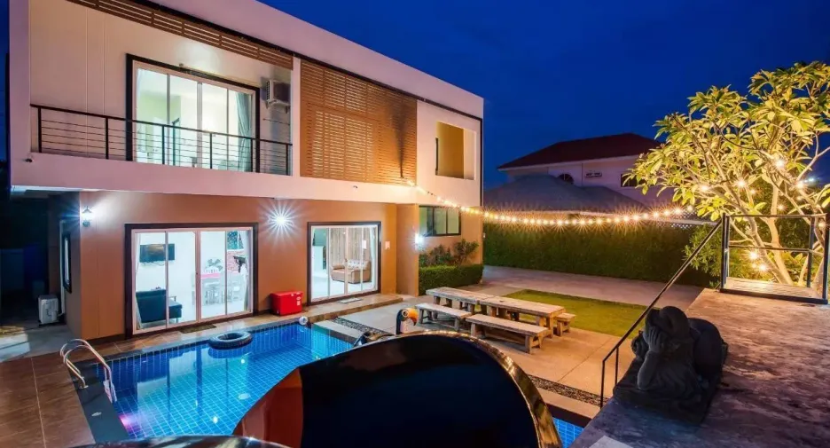 For rent 5 bedrooms villa in Hua Hin, Prachuap Khiri Khan