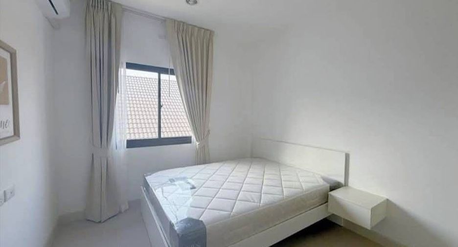 Casa en alquiler de 3 habitaciones en Bang Lamung, Chonburi