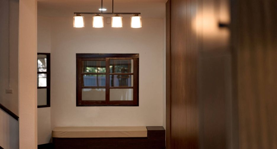 For sale and for rent 4 bedrooms townhouse in Mueang Chiang Mai, Chiang Mai