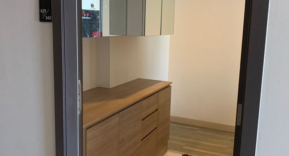 For sale 2 bedrooms condo in Phra Khanong, Bangkok