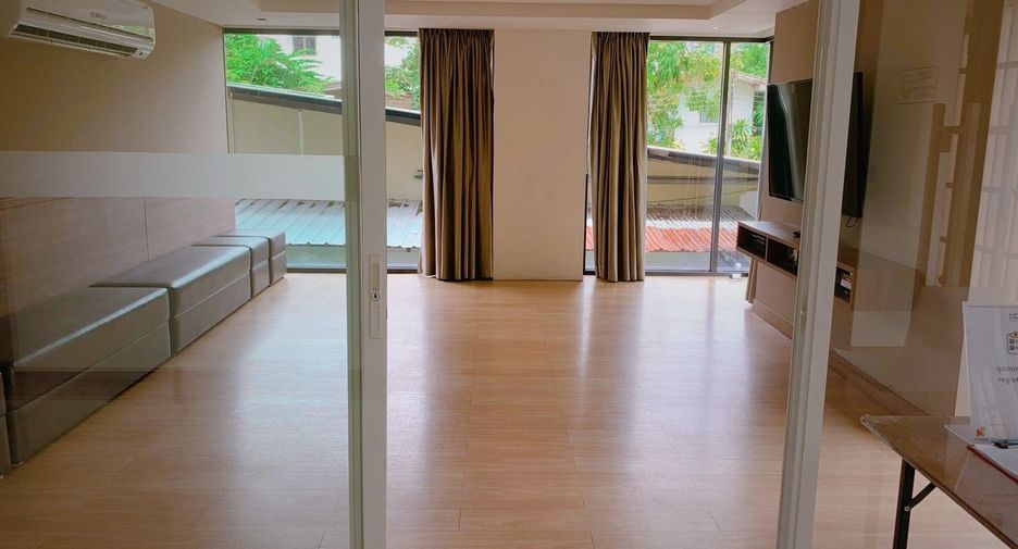 For sale 2 bedrooms condo in Phra Khanong, Bangkok