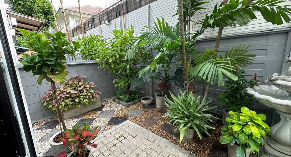 For sale 4 bedrooms house in Prawet, Bangkok
