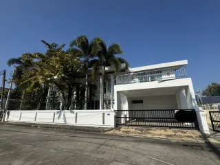 For Rent 6 Bedroom Villa In Hang Dong, Chiang Mai