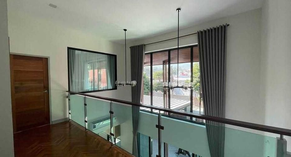 For rent 4 bedrooms villa in Mueang Chiang Mai, Chiang Mai