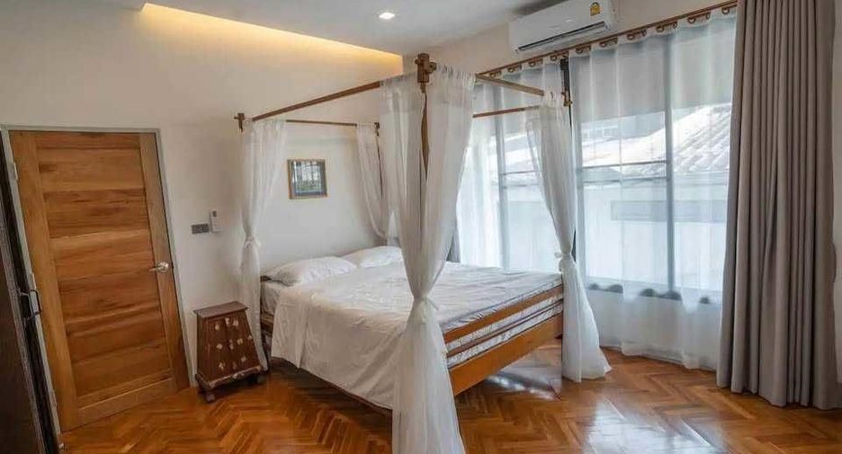 For rent 4 bedrooms villa in Mueang Chiang Mai, Chiang Mai
