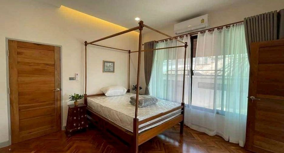 For rent 4 bedrooms villa in Mueang Chiang Mai, Chiang Mai