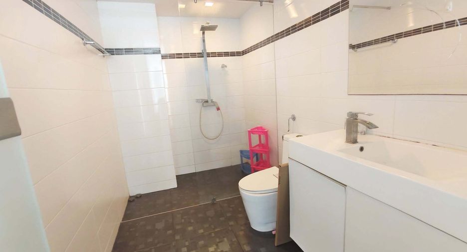 For sale and for rent 2 bedrooms condo in Bang Lamung, Chonburi