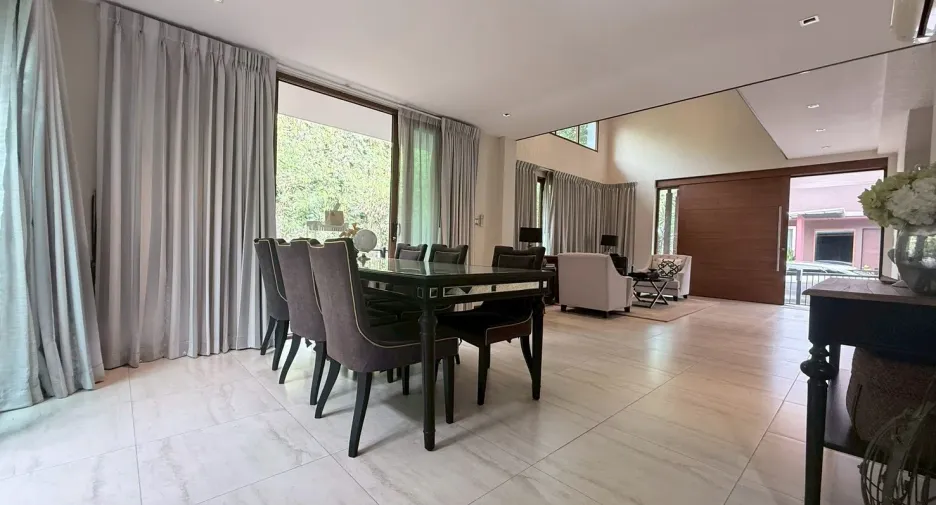 Villa en venta de 4 habitaciones en Mueang Chiang Mai, Chiang Mai
