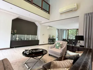 For sale 4 bedrooms villa in Mueang Chiang Mai, Chiang Mai