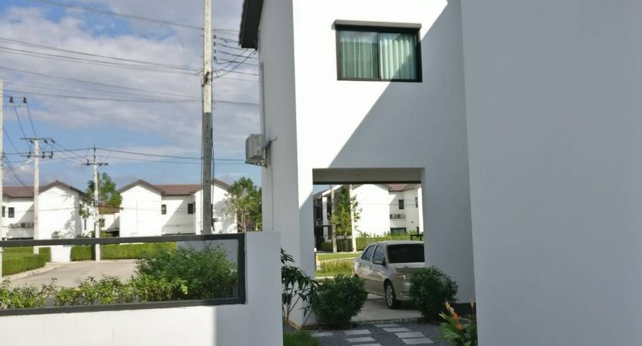 For sale 5 bedrooms house in Khlong Sam Wa, Bangkok