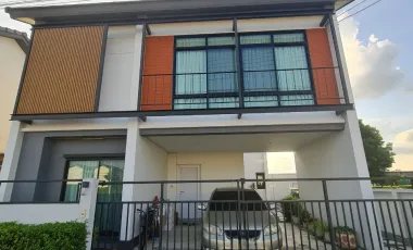 For sale 5 bedrooms house in Khlong Sam Wa, Bangkok