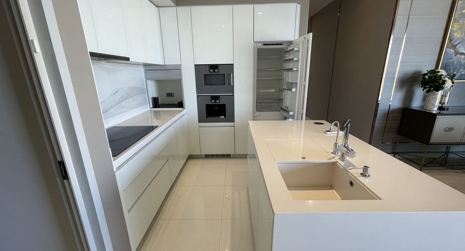 For sale and for rent 2 bedrooms condo in Khlong Toei, Bangkok