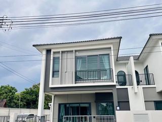 For Rent 4 Bedroom House In San Kamphaeng, Chiang Mai