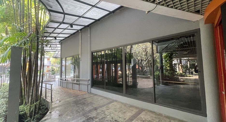 For rent retail Space in Mueang Chiang Mai, Chiang Mai