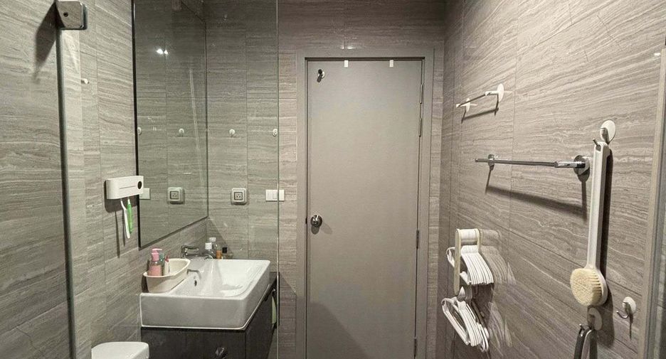 For sale 2 bedrooms condo in Bang Phlat, Bangkok