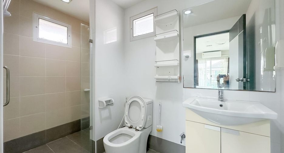 Casa en alquiler de 3 habitaciones en Saraphi, Chiang Mai