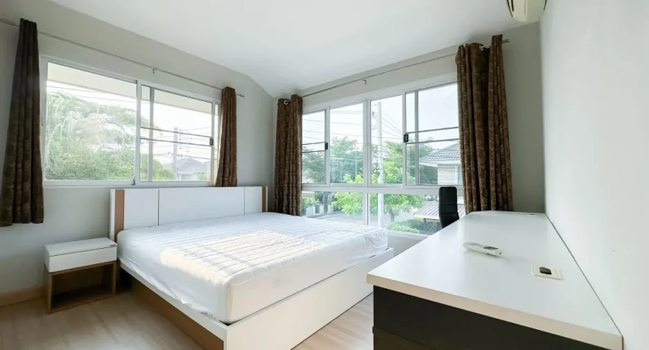 Casa en alquiler de 3 habitaciones en Saraphi, Chiang Mai