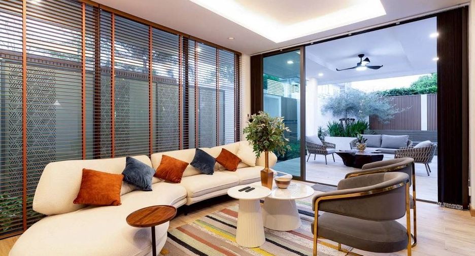 For sale and for rent 5 bedrooms house in San Sai, Chiang Mai