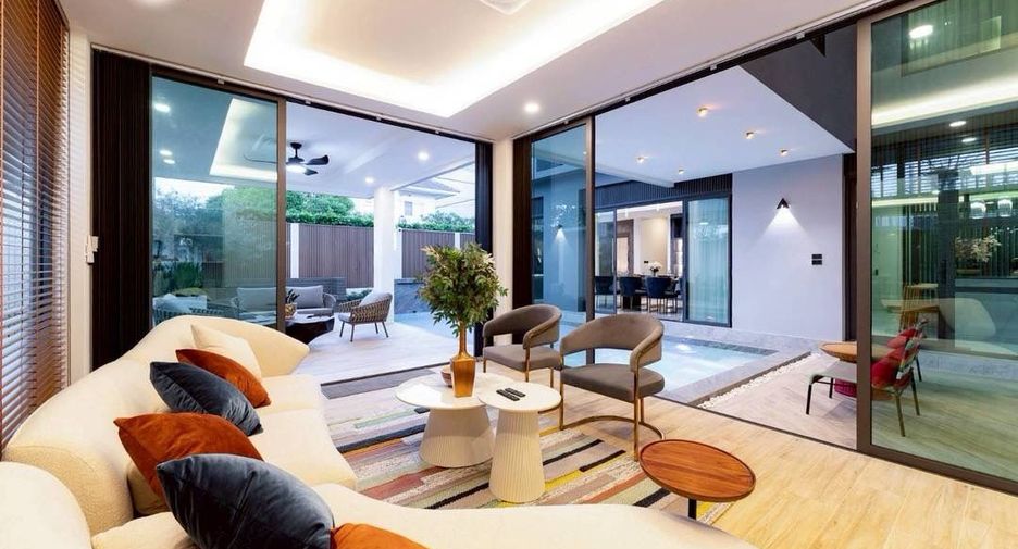 For sale and for rent 5 bedrooms house in San Sai, Chiang Mai