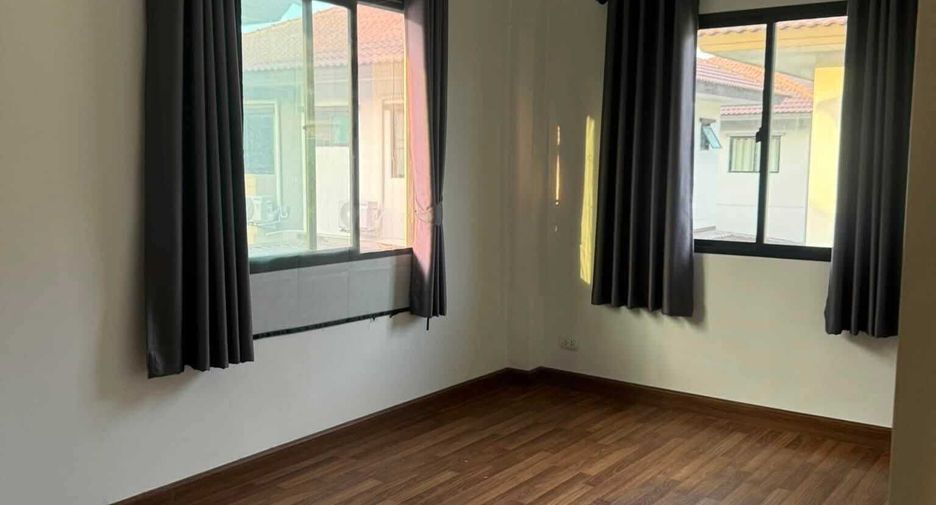 For rent 4 bedrooms house in San Sai, Chiang Mai