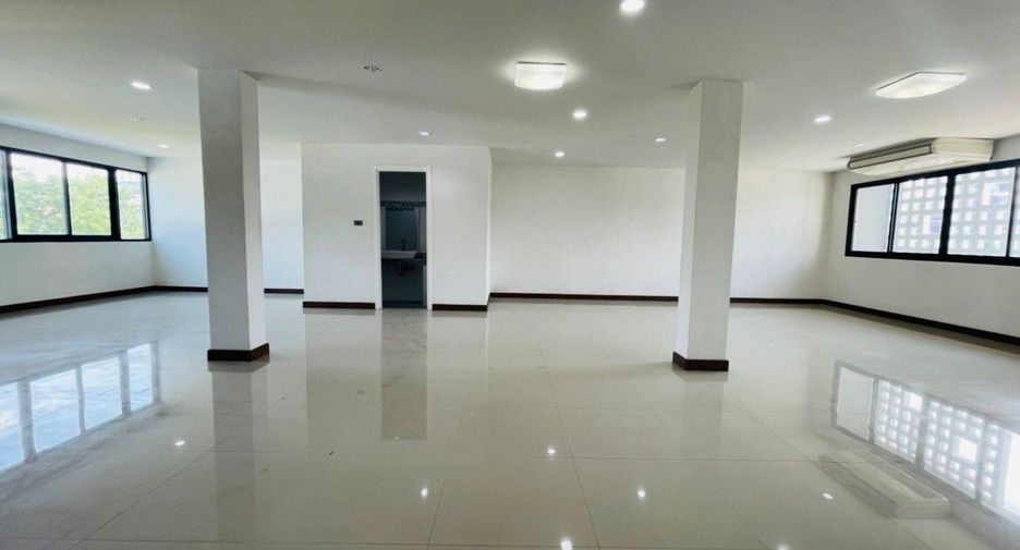 ให้เช่า 4 ห้องนอน ออฟฟิศ ใน เมืองเชียงใหม่, เชียงใหม่
