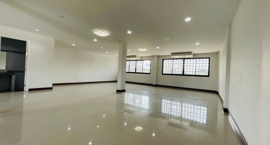 ให้เช่า 4 ห้องนอน ออฟฟิศ ใน เมืองเชียงใหม่, เชียงใหม่