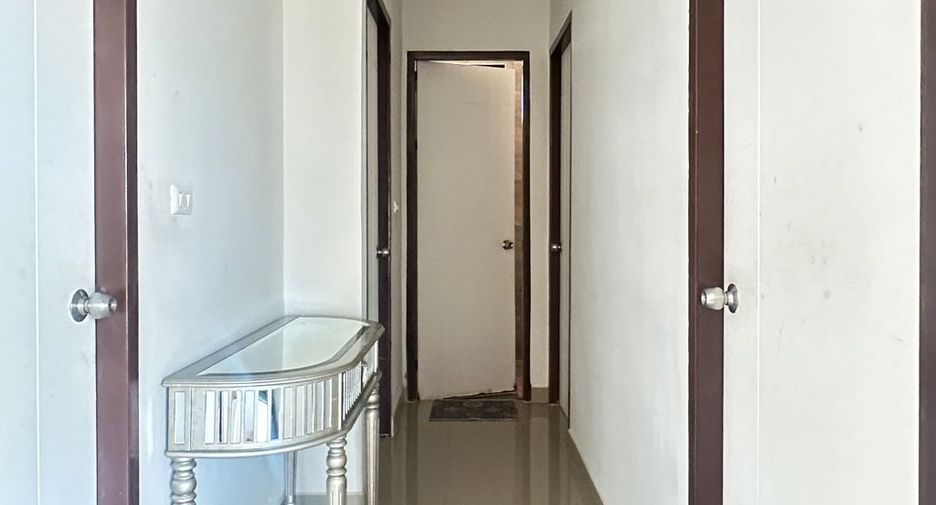 For rent 4 bedrooms villa in Hua Hin, Prachuap Khiri Khan