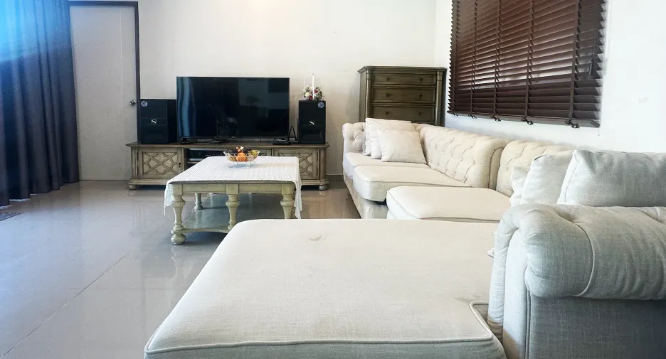 For rent 4 bedrooms villa in Hua Hin, Prachuap Khiri Khan