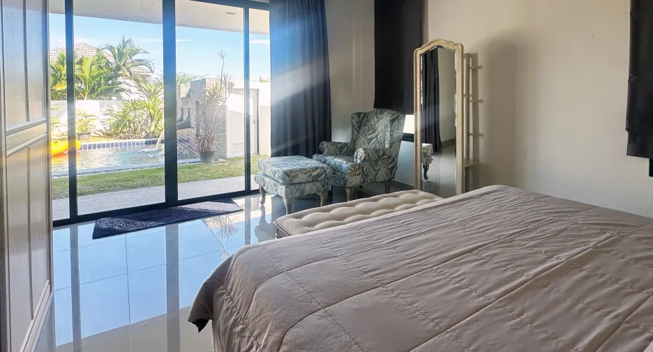 For rent 4 bedrooms villa in Hua Hin, Prachuap Khiri Khan