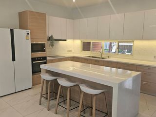 Casa en alquiler de 4 habitaciones en San Kamphaeng, Chiang Mai