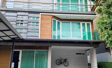 Casa en venta y en alquiler de 5 habitaciones en Chatuchak, Bangkok