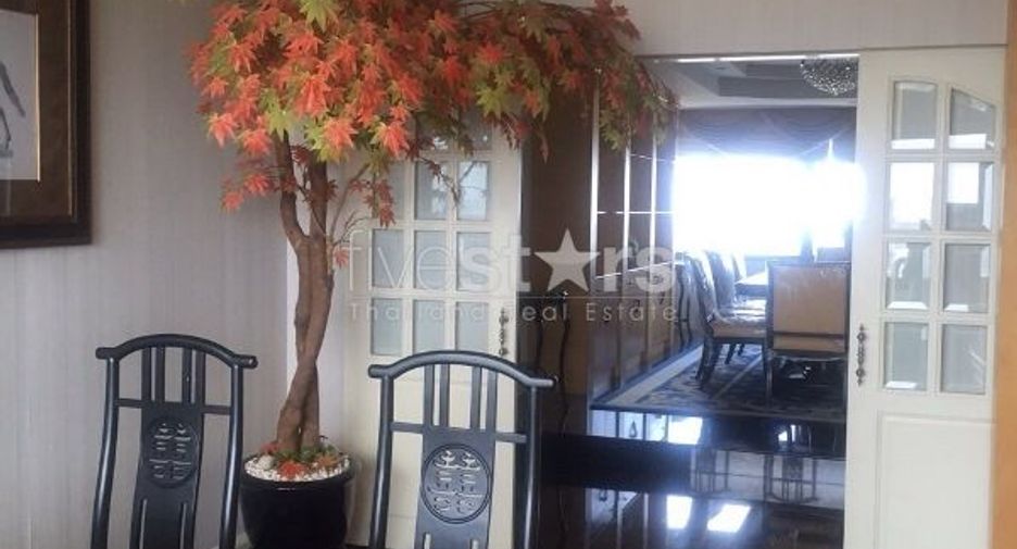 Condo en venta de 3 habitaciones en Yan Nawa, Bangkok