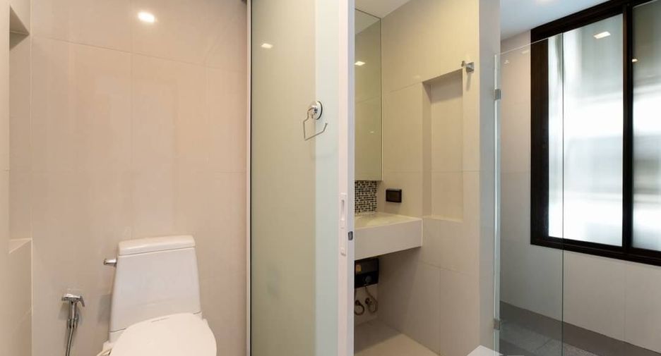 Condo en venta y en alquiler de 2 habitaciones en Khlong Toei, Bangkok