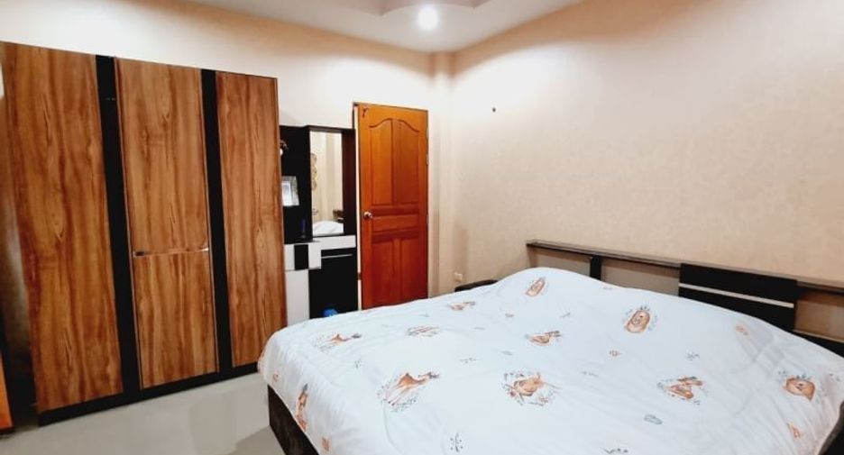 For rent 5 bedrooms villa in Mueang Chiang Mai, Chiang Mai