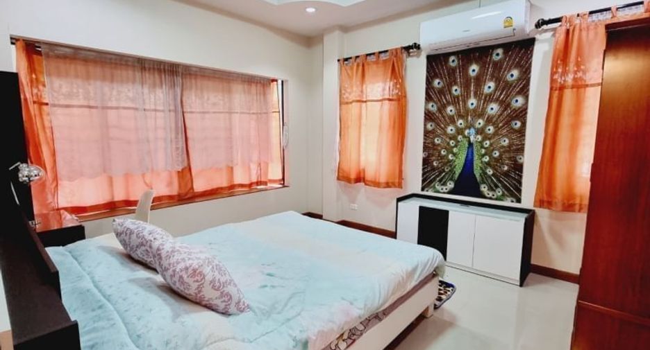 For rent 5 bedrooms villa in Mueang Chiang Mai, Chiang Mai