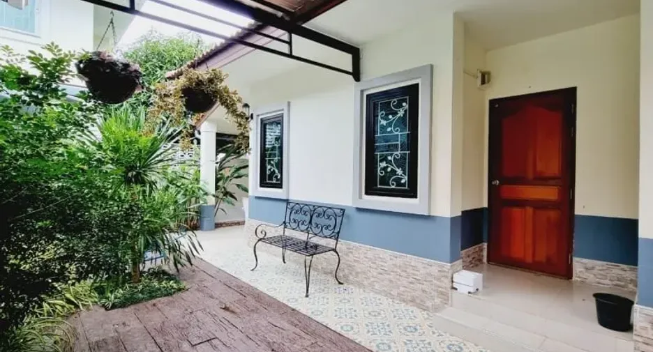 For rent 5 bedrooms villa in Mueang Chiang Mai, Chiang Mai