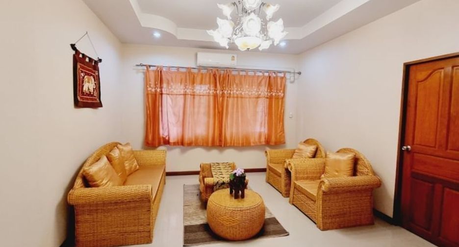 For rent 5 bedrooms villa in Mueang Chiang Mai, Chiang Mai