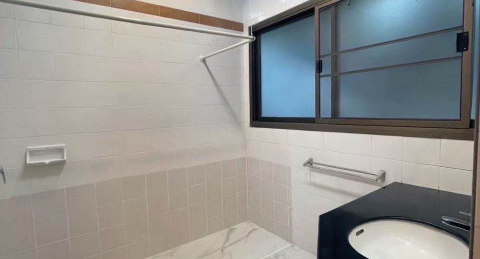 For sale 3 bedrooms house in Mueang Chiang Mai, Chiang Mai