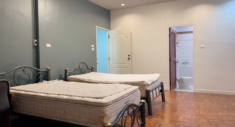 For sale 3 bedrooms house in Mueang Chiang Mai, Chiang Mai