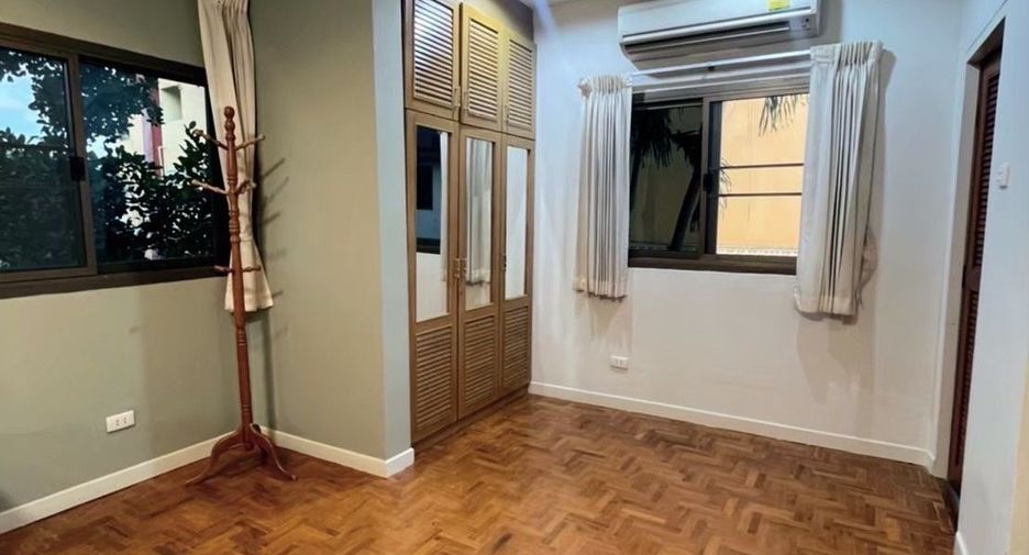 For sale 3 bedrooms house in Mueang Chiang Mai, Chiang Mai