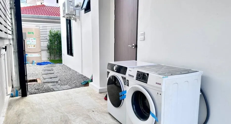 For sale and for rent 4 bedrooms house in Hang Dong, Chiang Mai