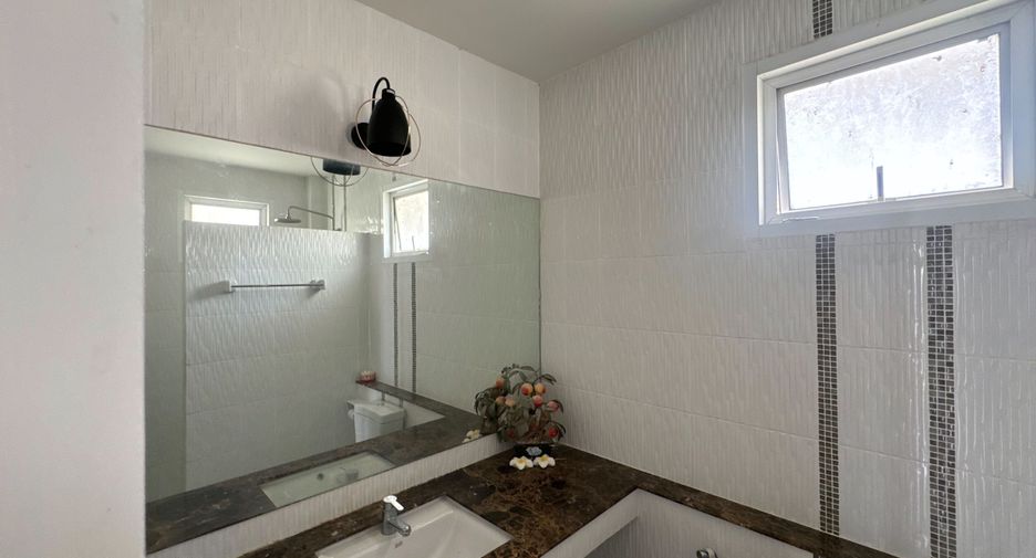 For rent 3 bedrooms house in Doi Saket, Chiang Mai