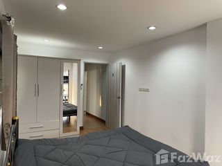 For sale and for rent 5 bedrooms townhouse in Huai Khwang, Bangkok