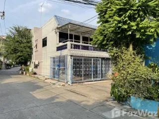 For sale and for rent 5 bedrooms townhouse in Huai Khwang, Bangkok