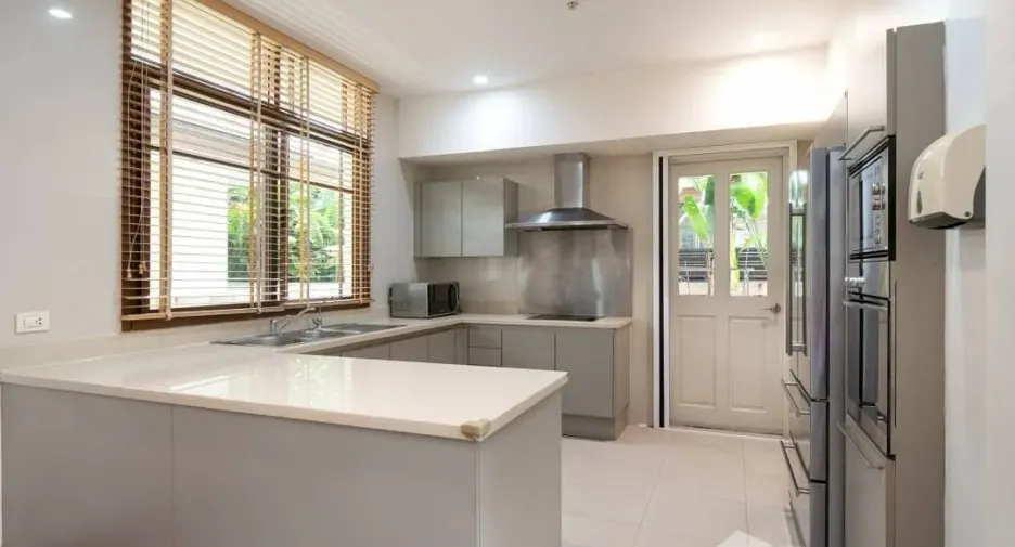 Villa zum Kauf und zur Miete mit 4 Zimmer in Watthana, Bangkok